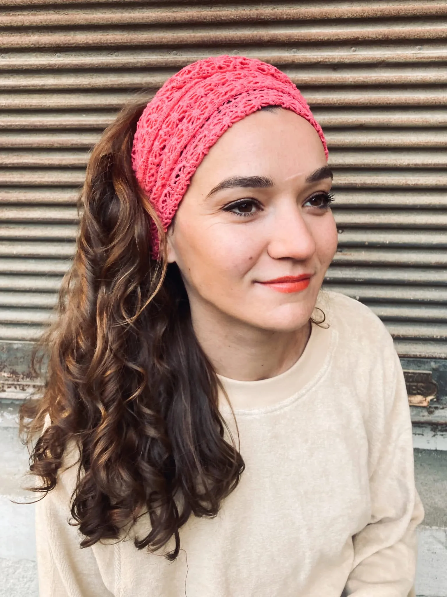 Bandeau à cheveux en guipure de coton rose Flash | Atelier Foudre Turbans