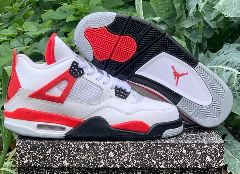 Baskets Air Jordan 4 Red Cement