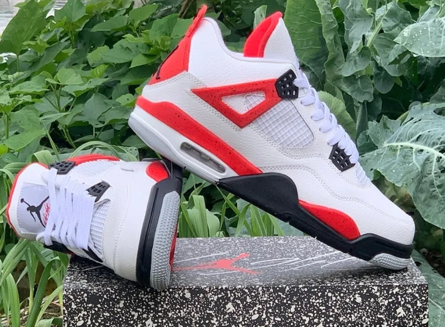 Baskets Air Jordan 4 Red Cement