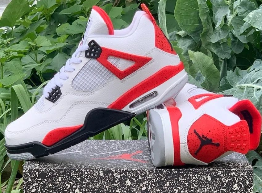 Baskets Air Jordan 4 Red Cement