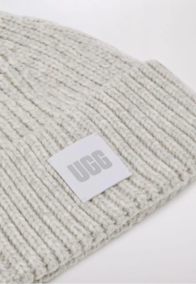 CHUNKY RIB KNIT BEANIE UGG CASQUETTES