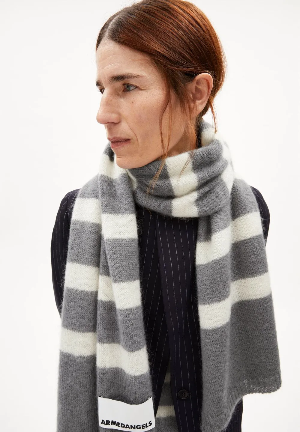 Echarpe en laine biologique et recyclée | gris "yukinaa stripes - iron cast-oatmilk" femme