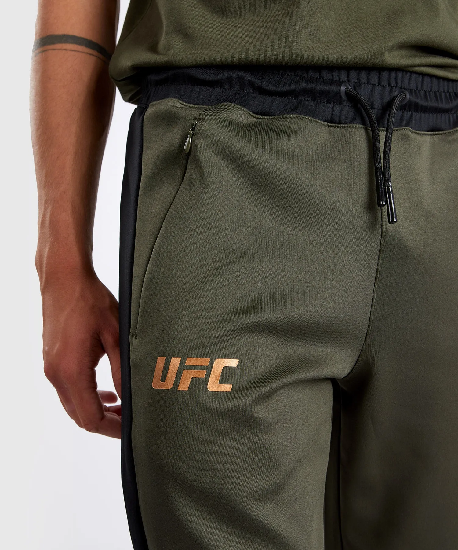 Pantalon de jogging de performance pour Hommes UFC Adrenaline by Venum Fight Week - Kaki/Bronze