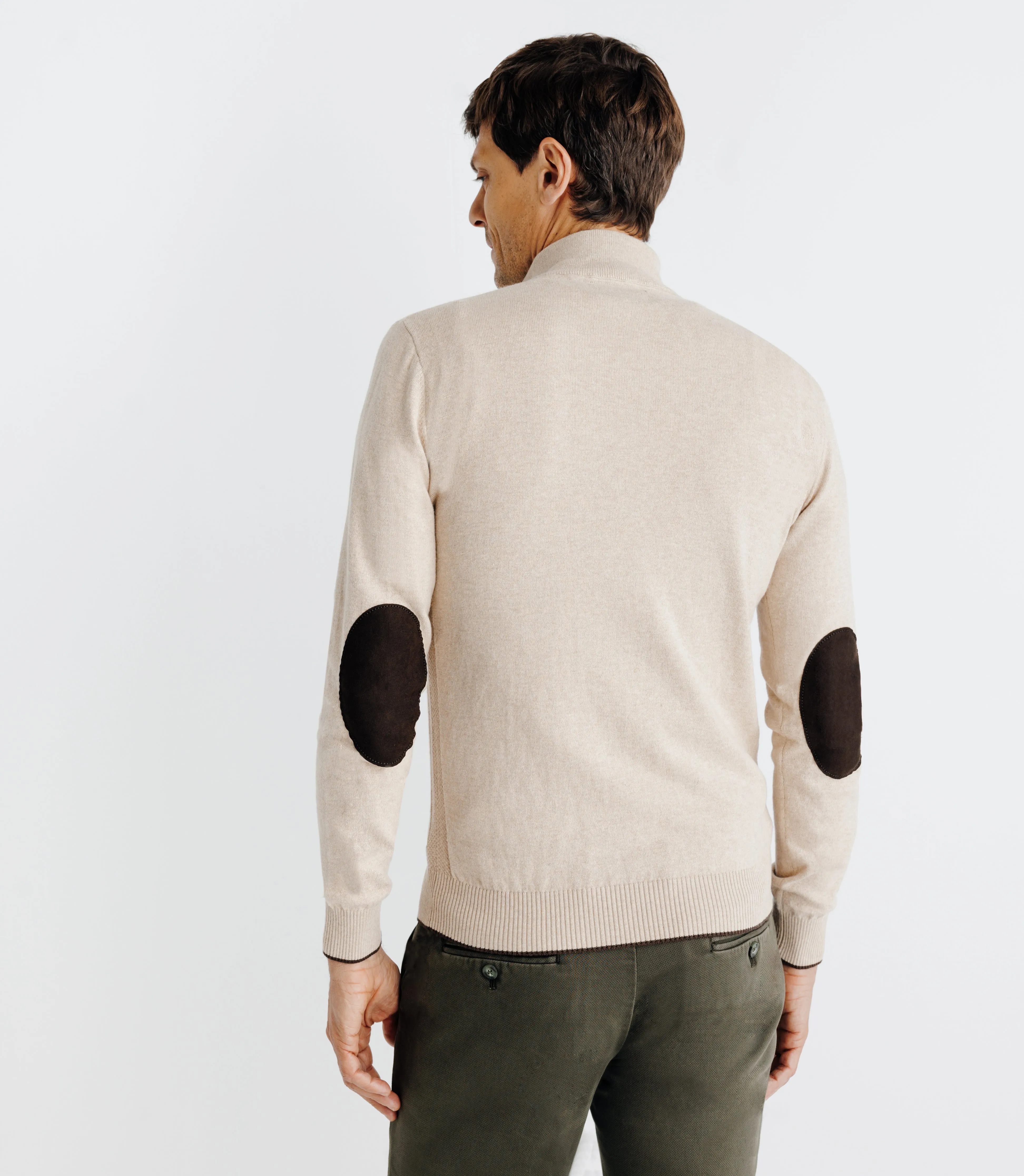 Pull col montant zippé beige